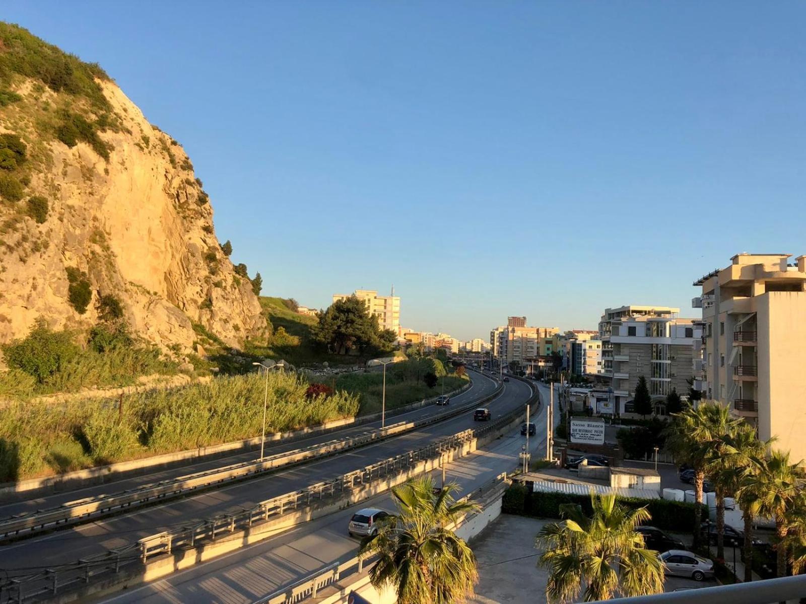 Apartment Ermest ,Kavaje Rock Durrës 외부 사진